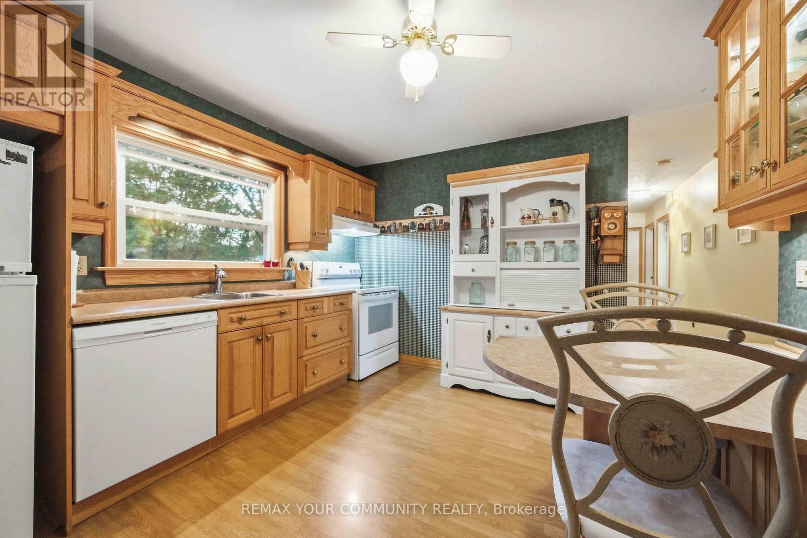 29 Medina Square, Georgina, Ontario  L4P 1C8 - Photo 13 - N13803424