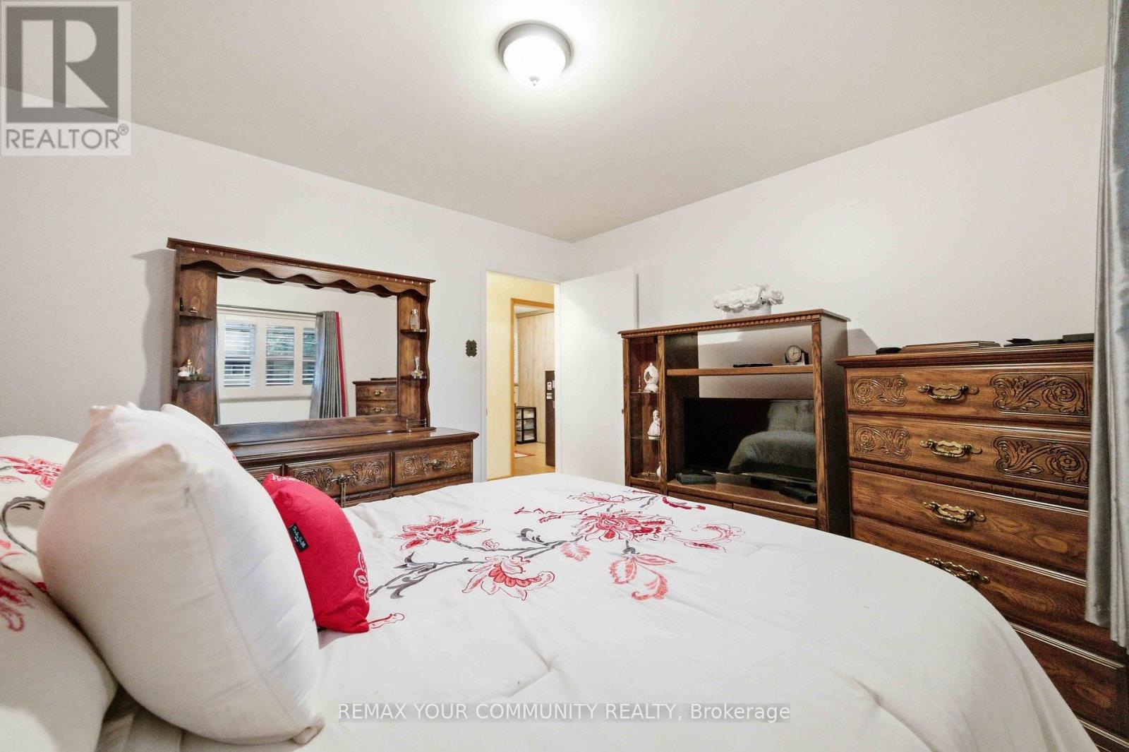29 Medina Square, Georgina, Ontario  L4P 1C8 - Photo 21 - N13803424