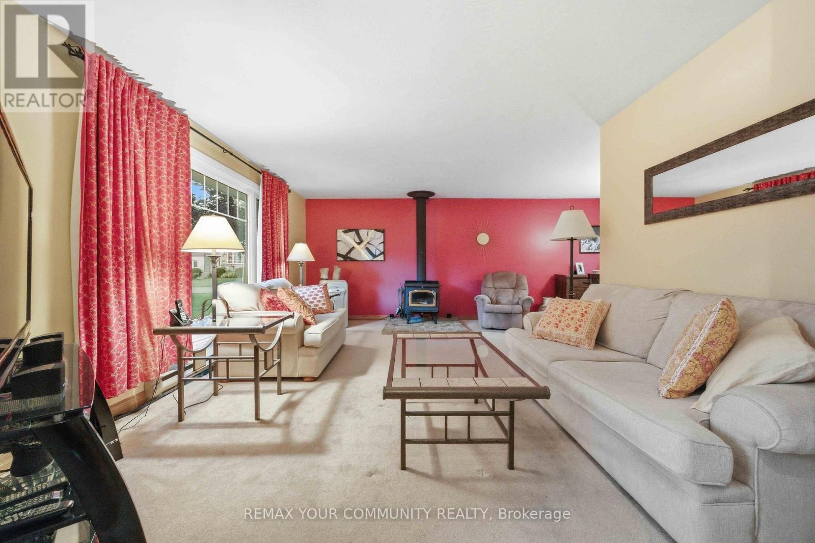 29 Medina Square, Georgina, Ontario  L4P 1C8 - Photo 6 - N13803424