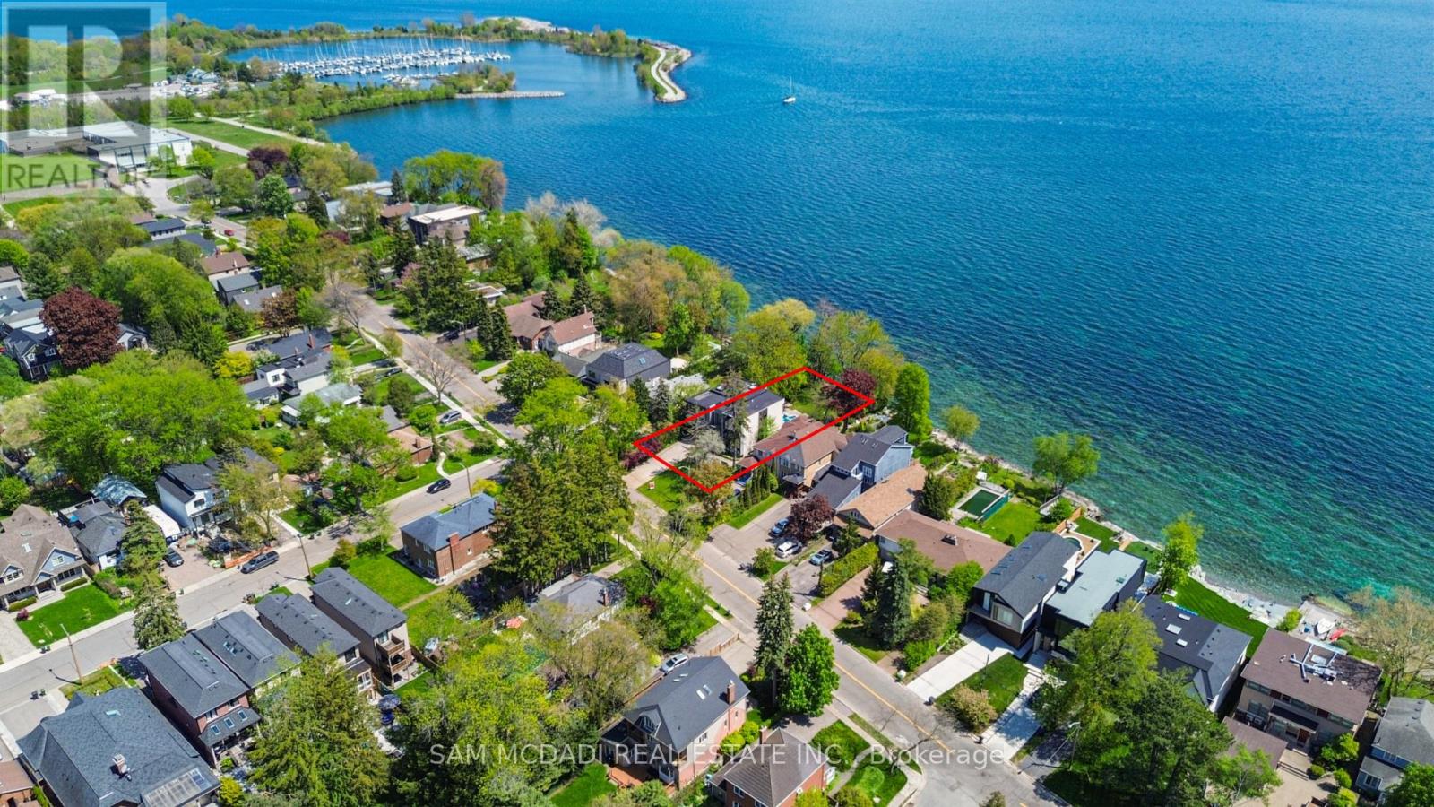 67 LAKE PROMENADE, Toronto, Ontario