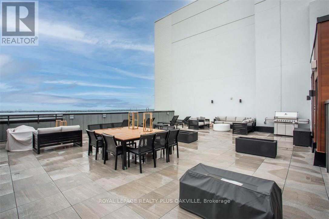 306 - 95 Dundas Street W, Oakville, Ontario  L6M 5N4 - Photo 3 - W13803360