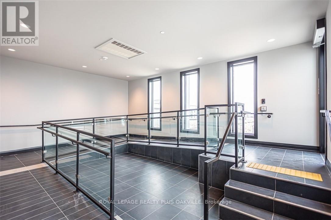 306 - 95 Dundas Street W, Oakville, Ontario  L6M 5N4 - Photo 44 - W13803360