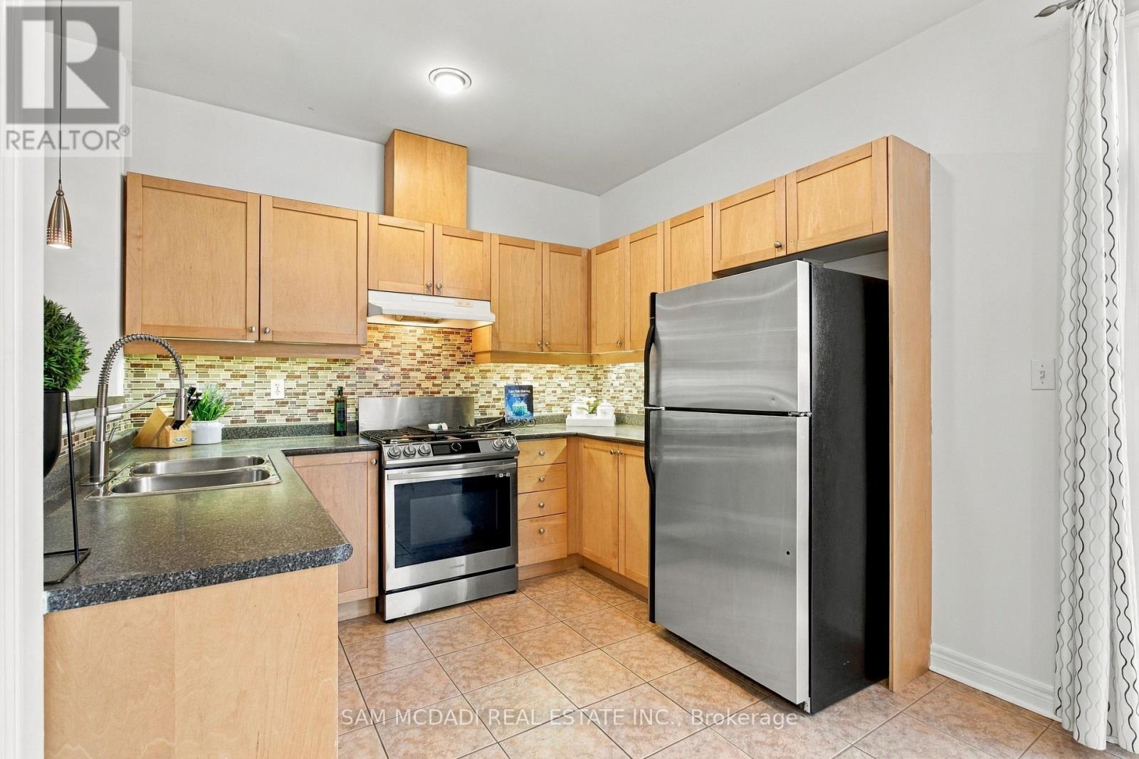 7331 Cork Tree Row, Mississauga, Ontario  L5N 8N9 - Photo 12 - W13803398