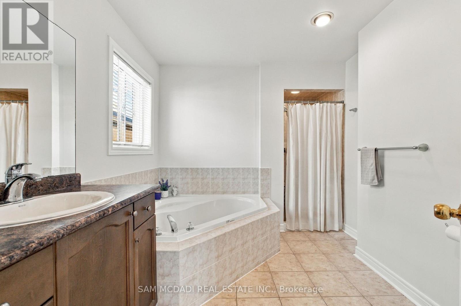 7331 Cork Tree Row, Mississauga, Ontario  L5N 8N9 - Photo 19 - W13803398