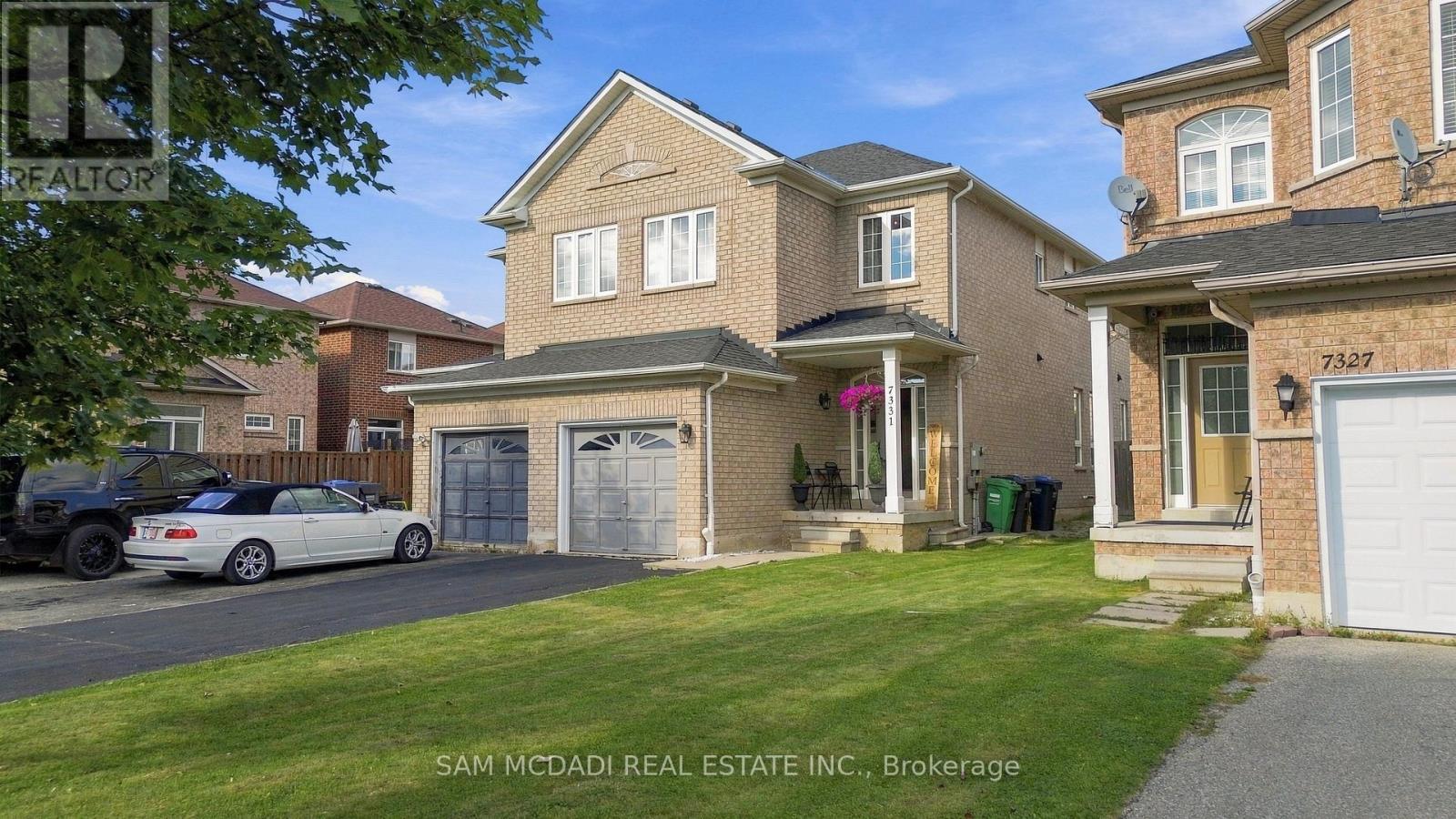 7331 Cork Tree Row, Mississauga, Ontario  L5N 8N9 - Photo 2 - W13803398