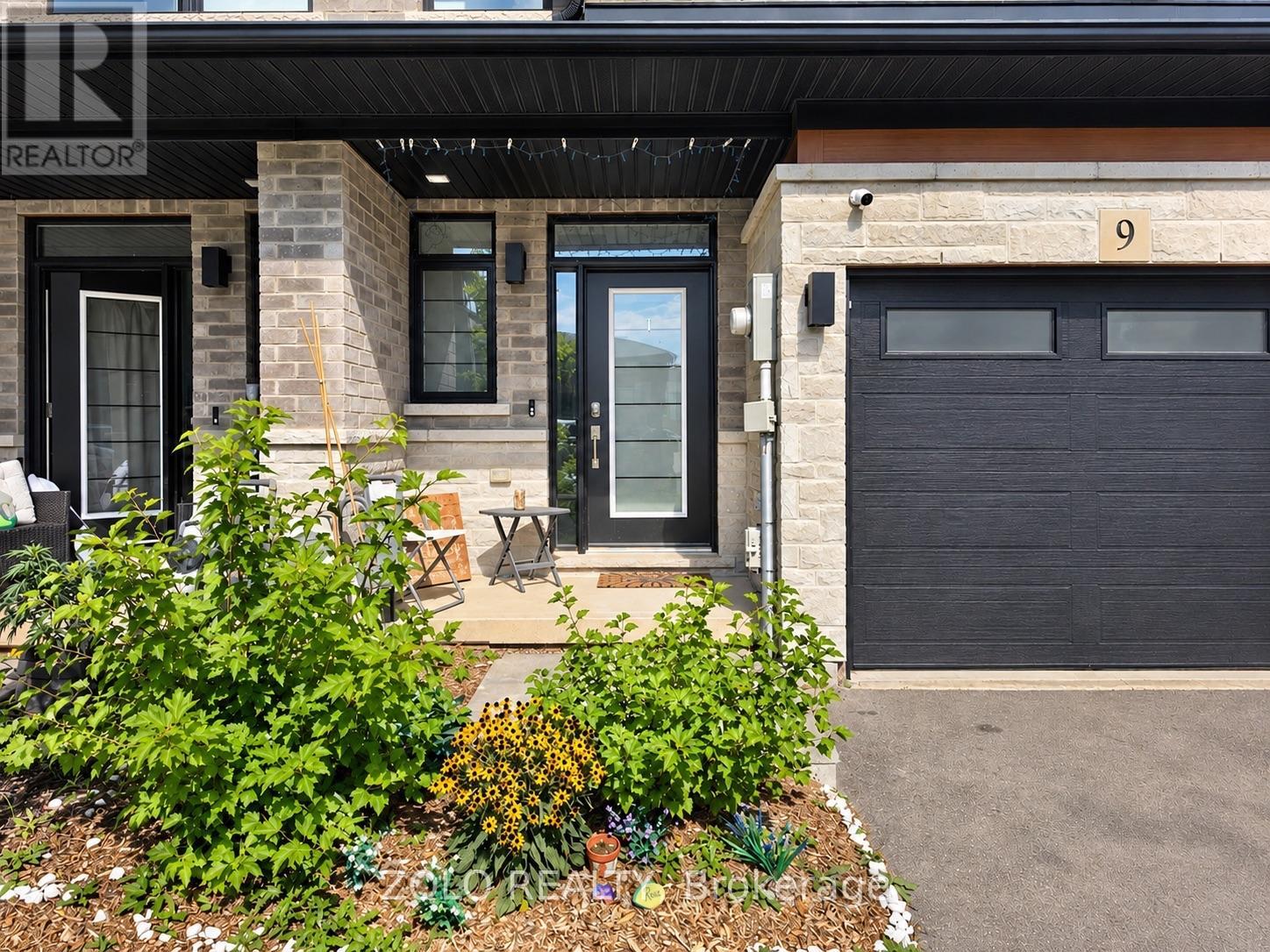 9 - 461 Blackburn Drive, Brantford, Ontario  N3T 0W9 - Photo 3 - X13803274