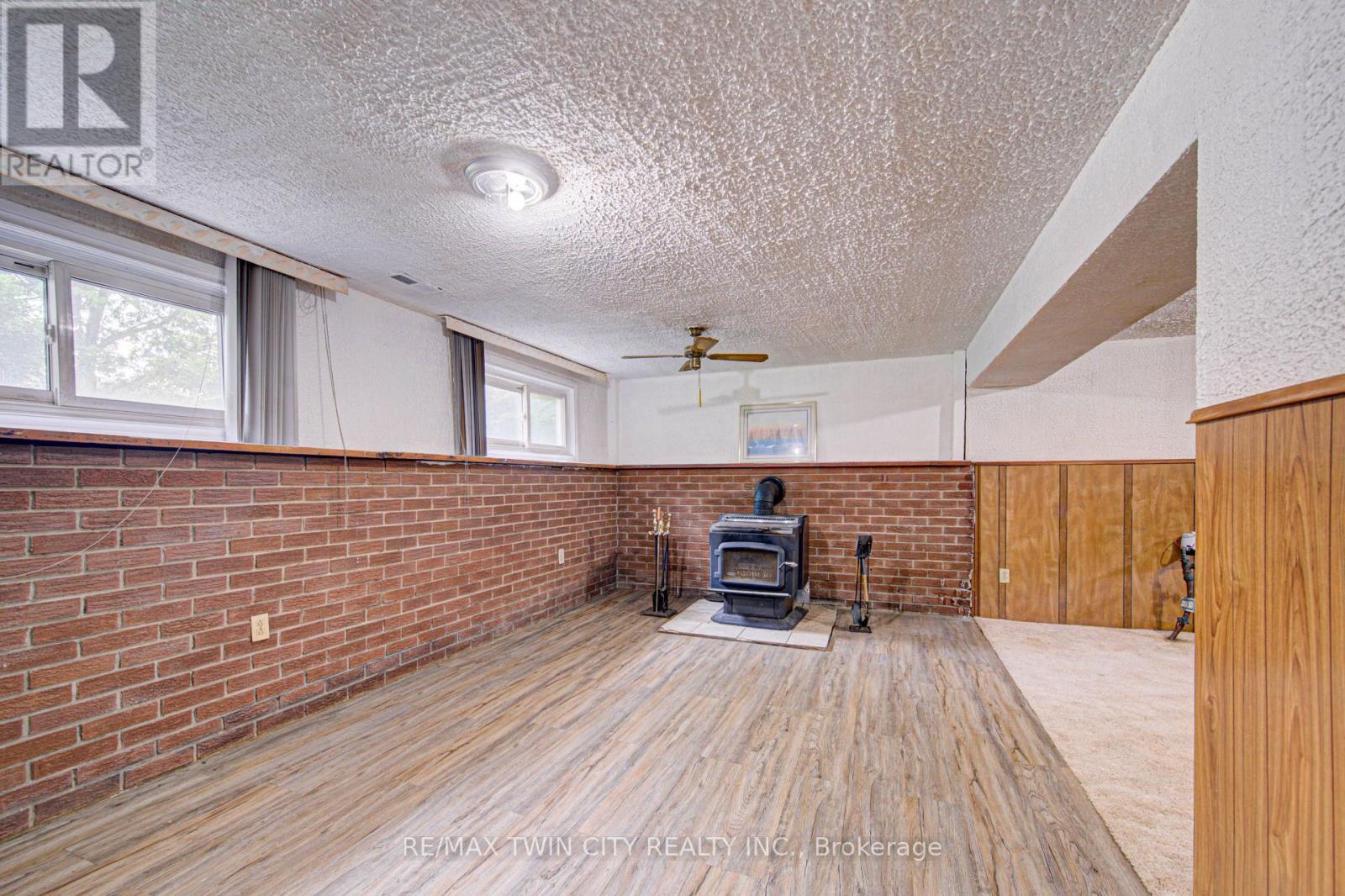602 Highpoint Avenue, Waterloo, Ontario  N2L 4N1 - Photo 17 - X13803276