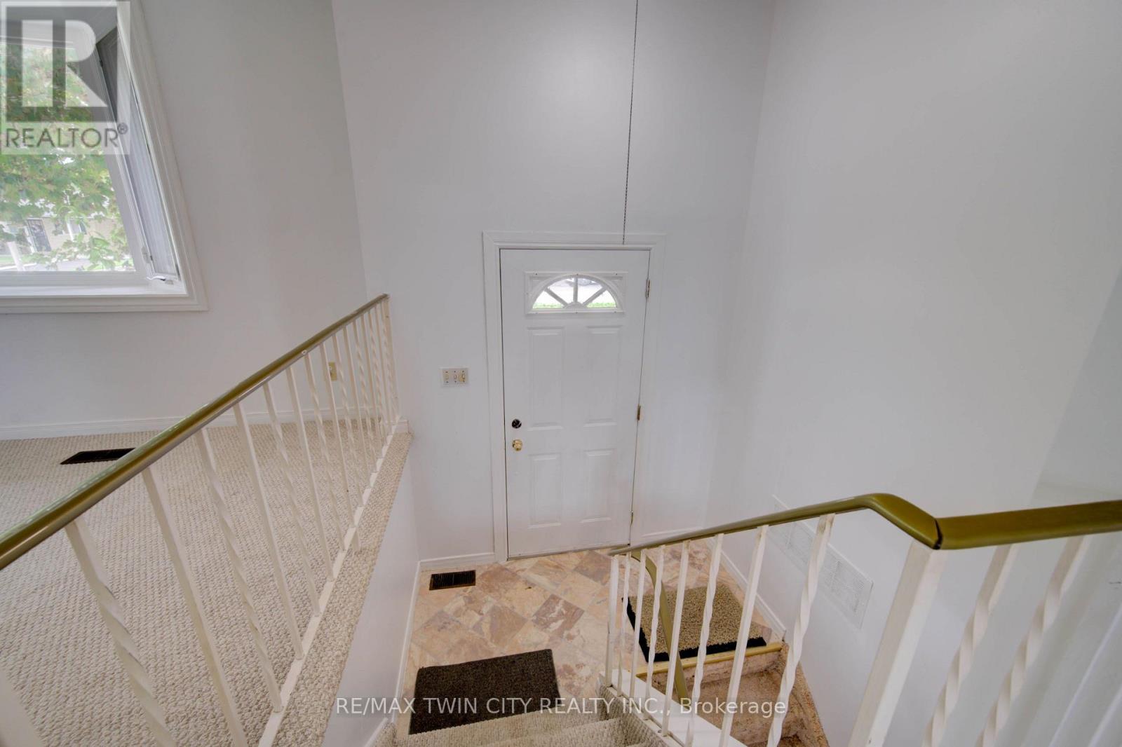 602 Highpoint Avenue, Waterloo, Ontario  N2L 4N1 - Photo 5 - X13803276