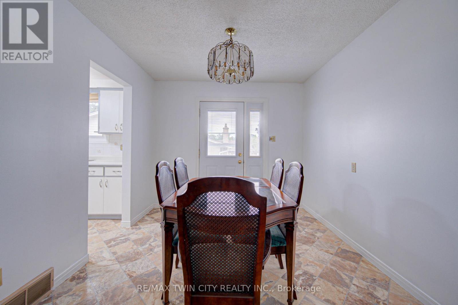 602 Highpoint Avenue, Waterloo, Ontario  N2L 4N1 - Photo 8 - X13803276