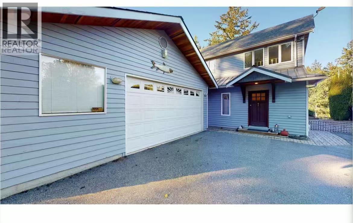 5393 SANS SOUCI ROAD, Halfmoon Bay, British Columbia