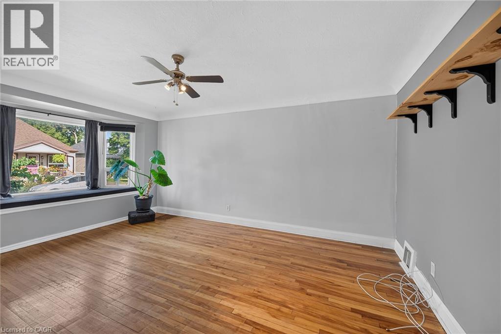 43 East 39th Street, Hamilton, Ontario  L8V 4G9 - Photo 6 - 40862626