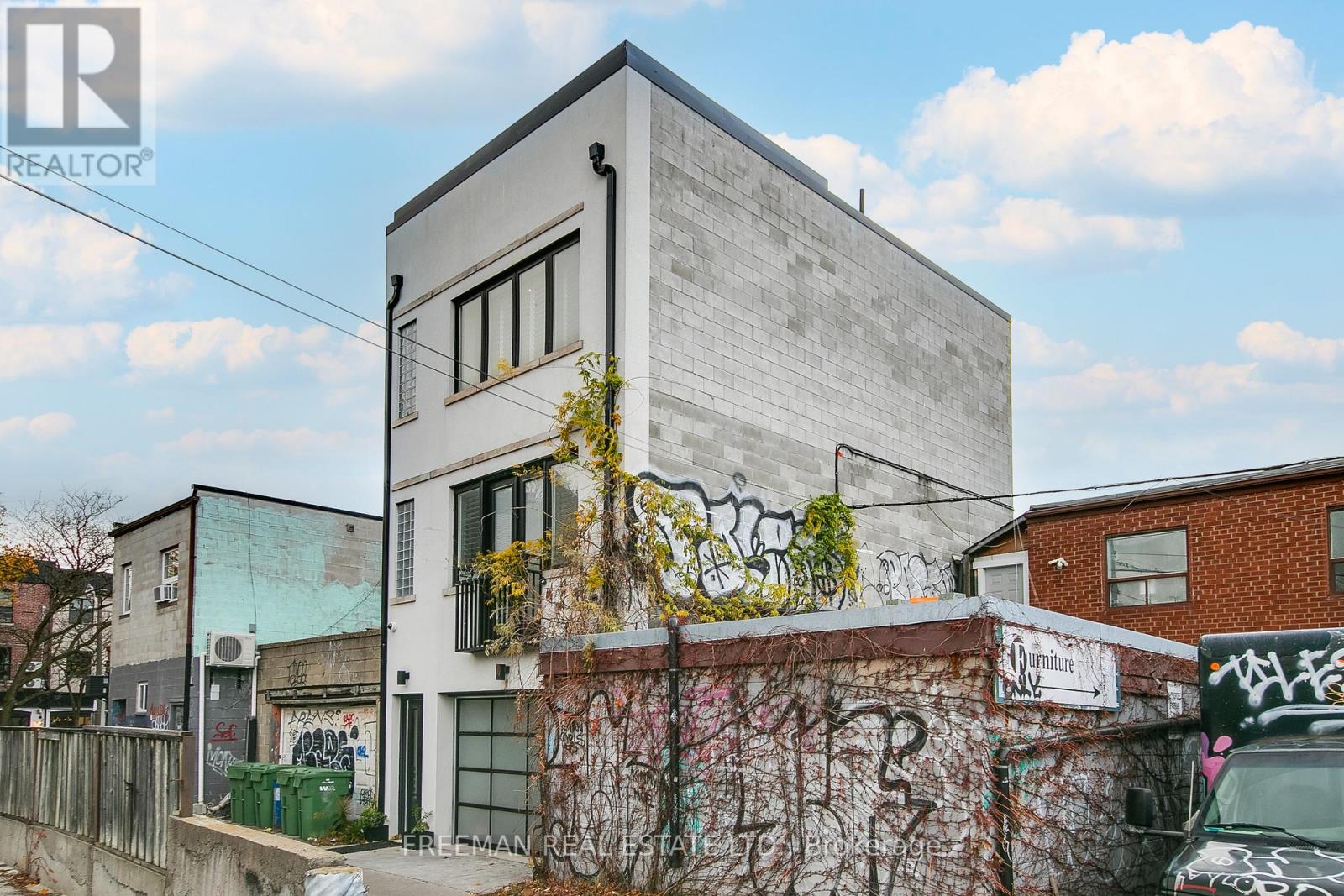 Laneway - 1239 Bloor Street W, Toronto, Ontario  M6H 1N6 - Photo 32 - C13798710