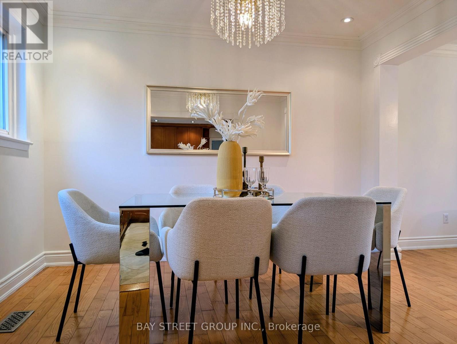 Upper - 210 Shaughnessy Boulevard, Toronto, Ontario  M2J 1K4 - Photo 7 - C13622066