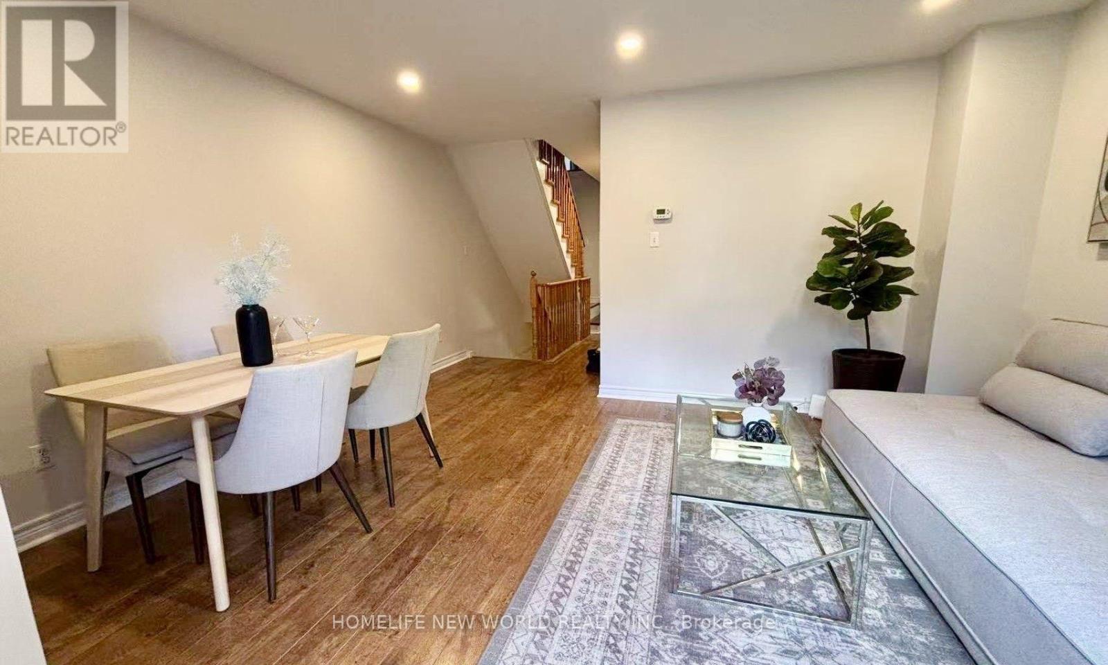 5666 Cortina Crescent, Mississauga, Ontario  L4Z 3R4 - Photo 5 - W13656628