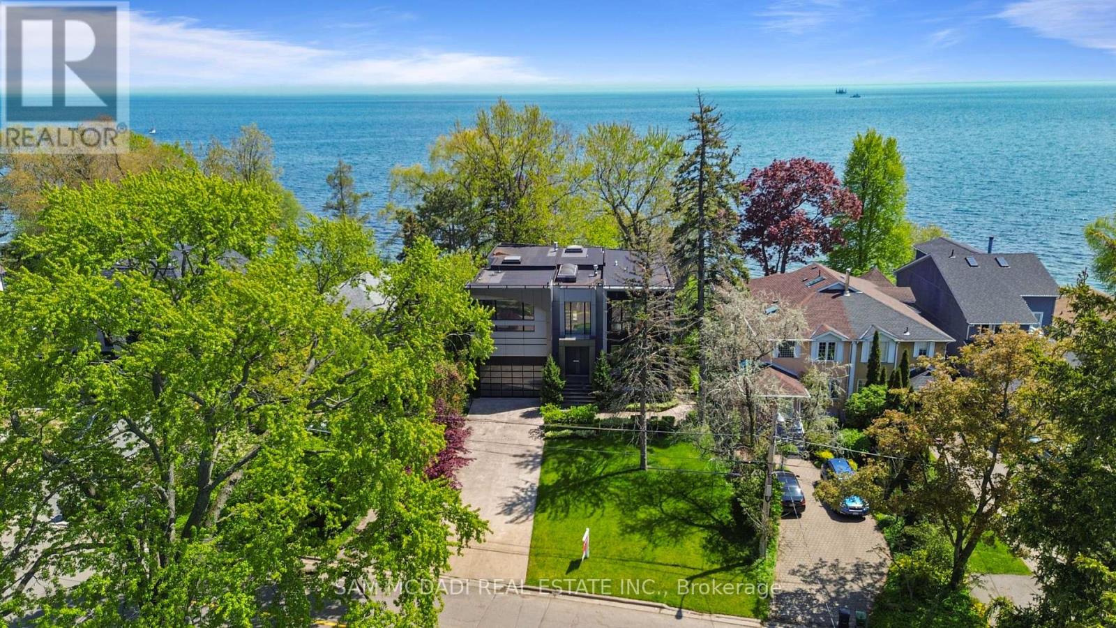 67 Lake Promenade, Toronto, Ontario  M8W 1A2 - Photo 3 - W13803302