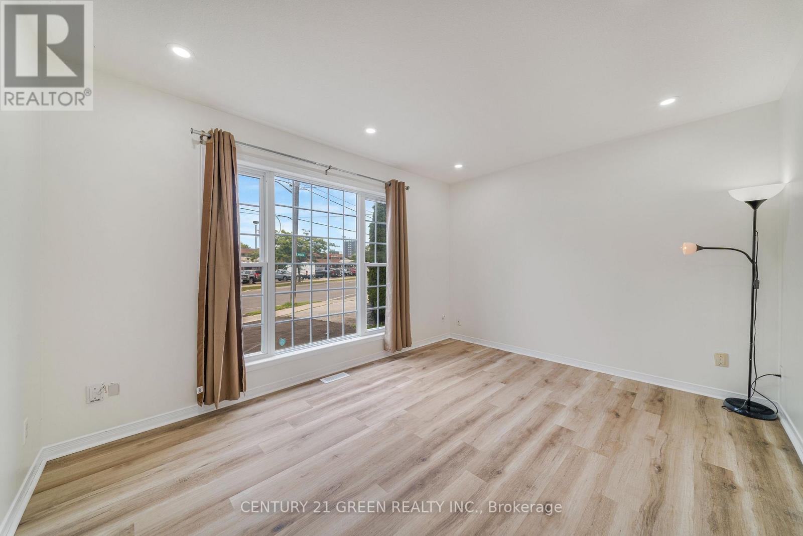 132 Carlton Street, St. Catharines, Ontario  L2R 7S6 - Photo 10 - X13803470