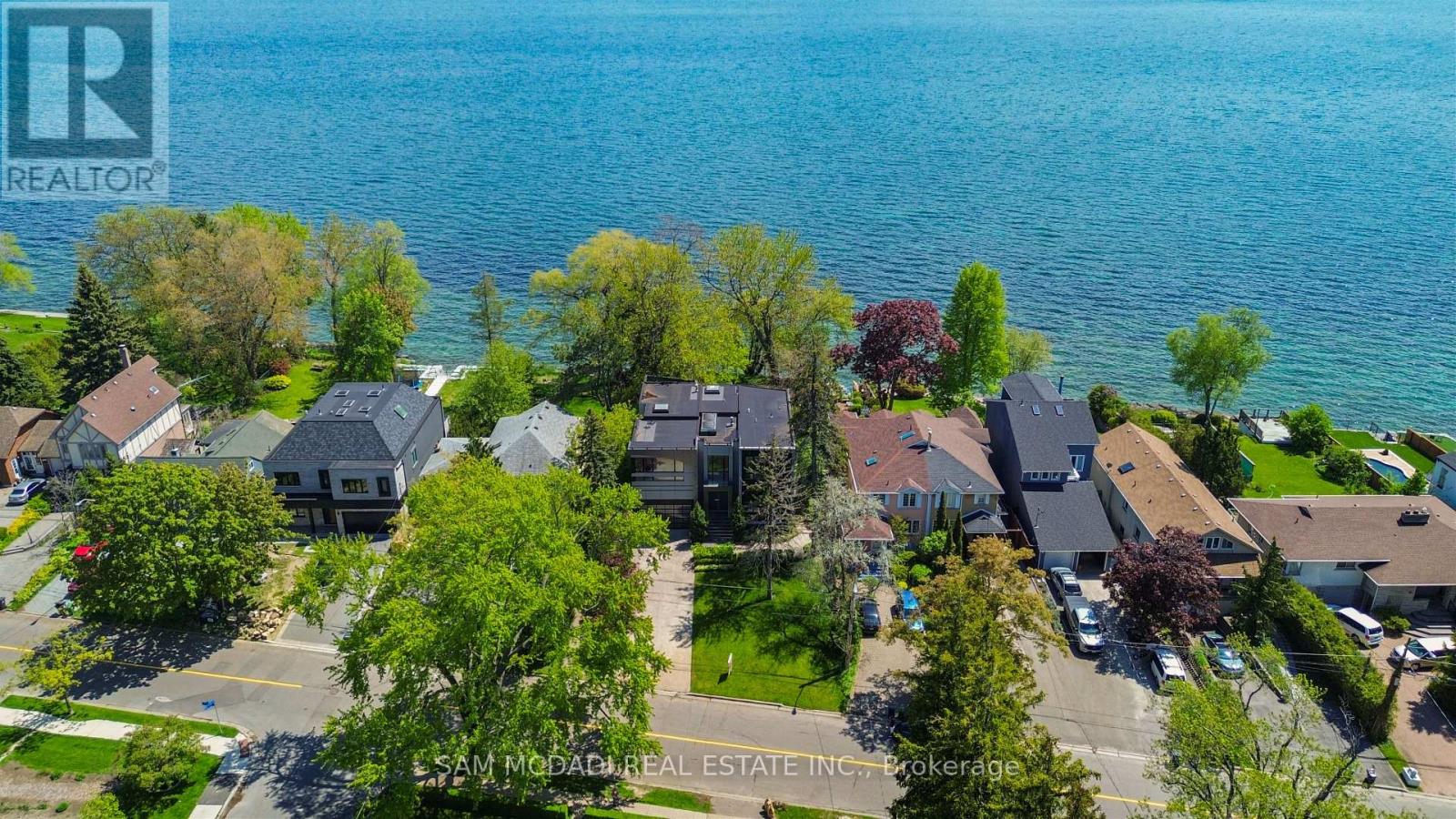 67 Lake Promenade, Toronto, Ontario  M8W 1A2 - Photo 2 - W13803302