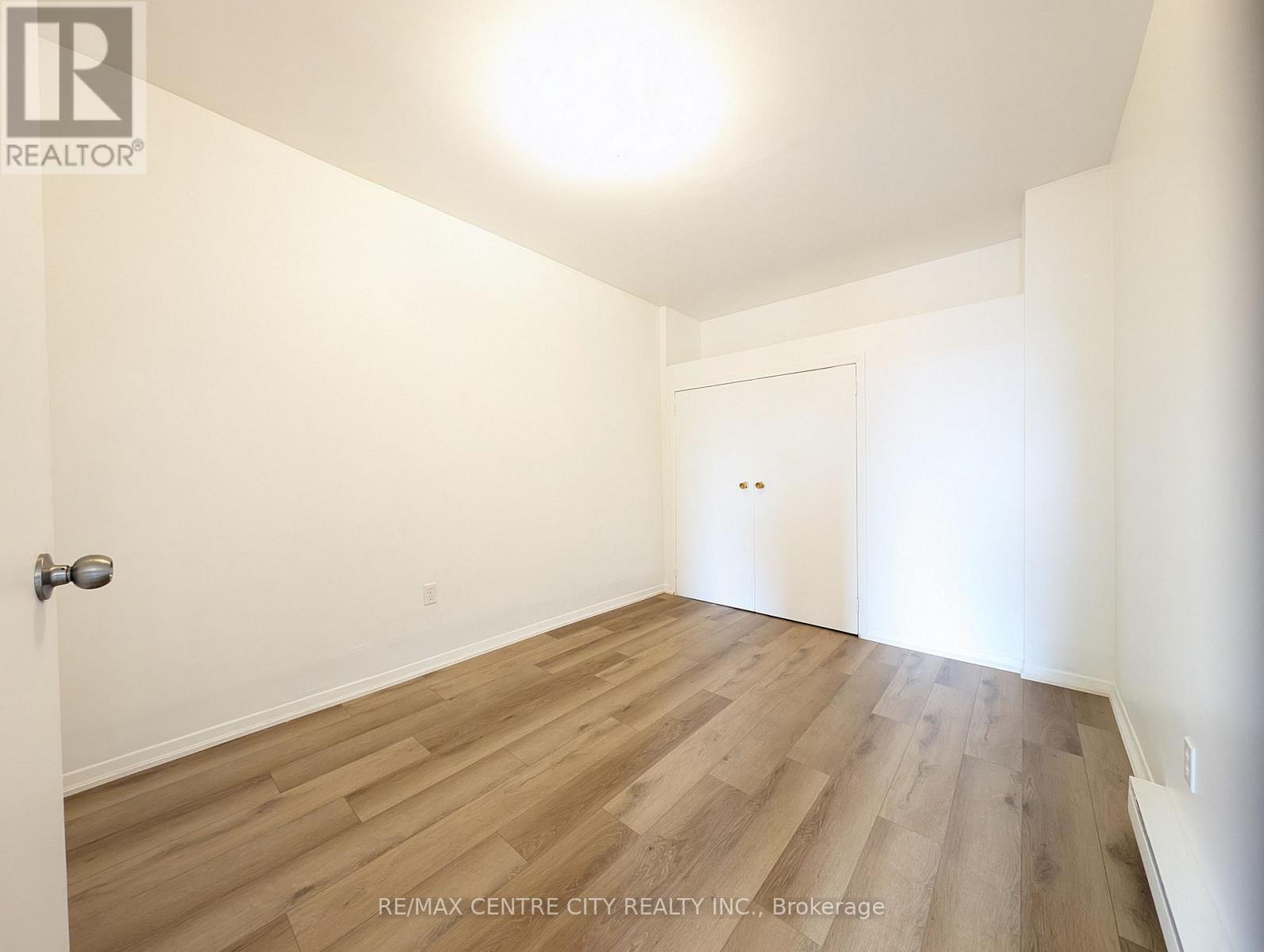 2 - 827 Talbot Street, St. Thomas, Ontario  N5P 1C3 - Photo 2 - X13803596