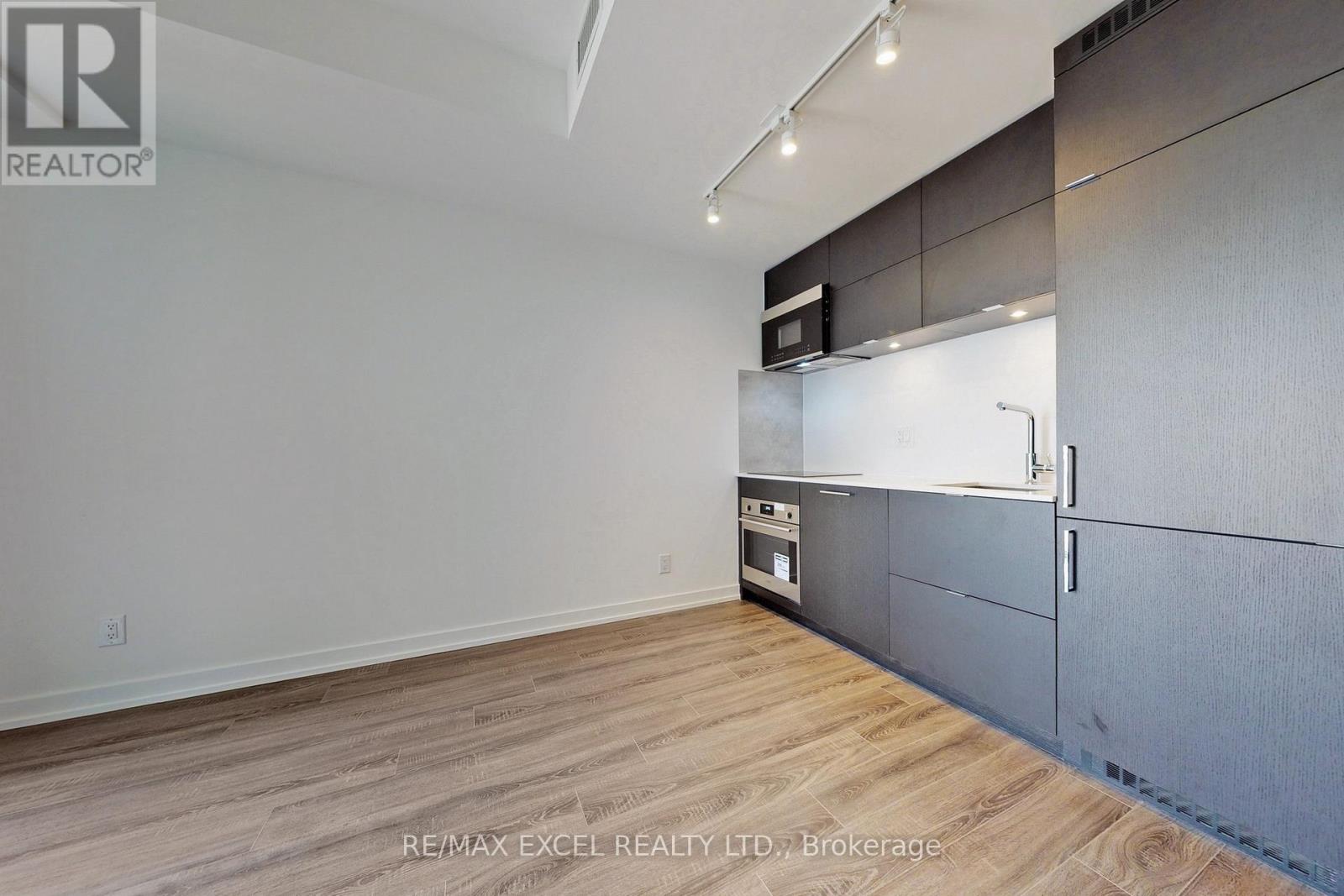 1720 - 20 Edward Street, Toronto, Ontario  M5G 1C9 - Photo 17 - C13803618