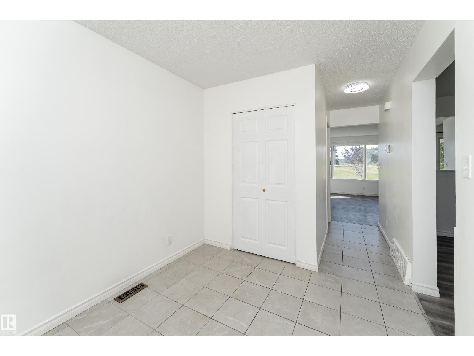 11363 22 Av NW, Edmonton, Alberta  T6J 4V8 - Photo 7 - E4509406