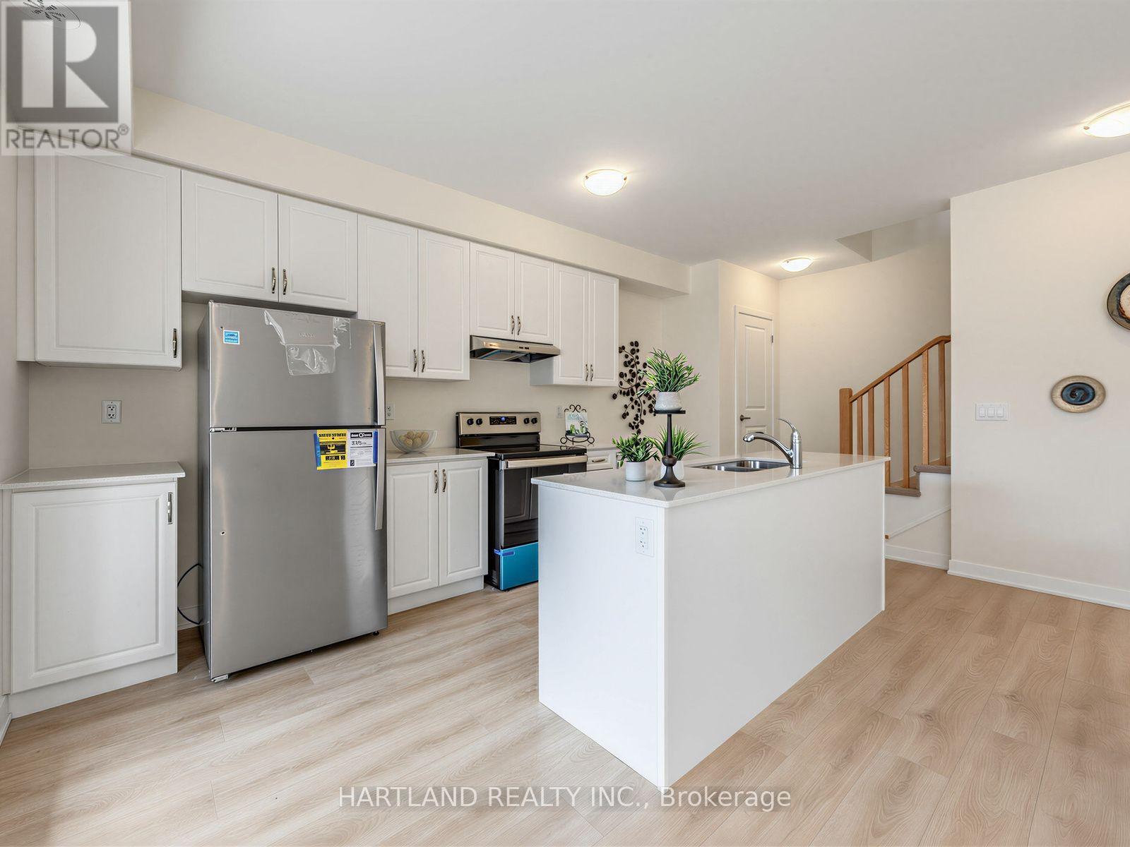 1310 - 1695 Dersan Street, Pickering, Ontario  L1X 0S9 - Photo 4 - E13803526