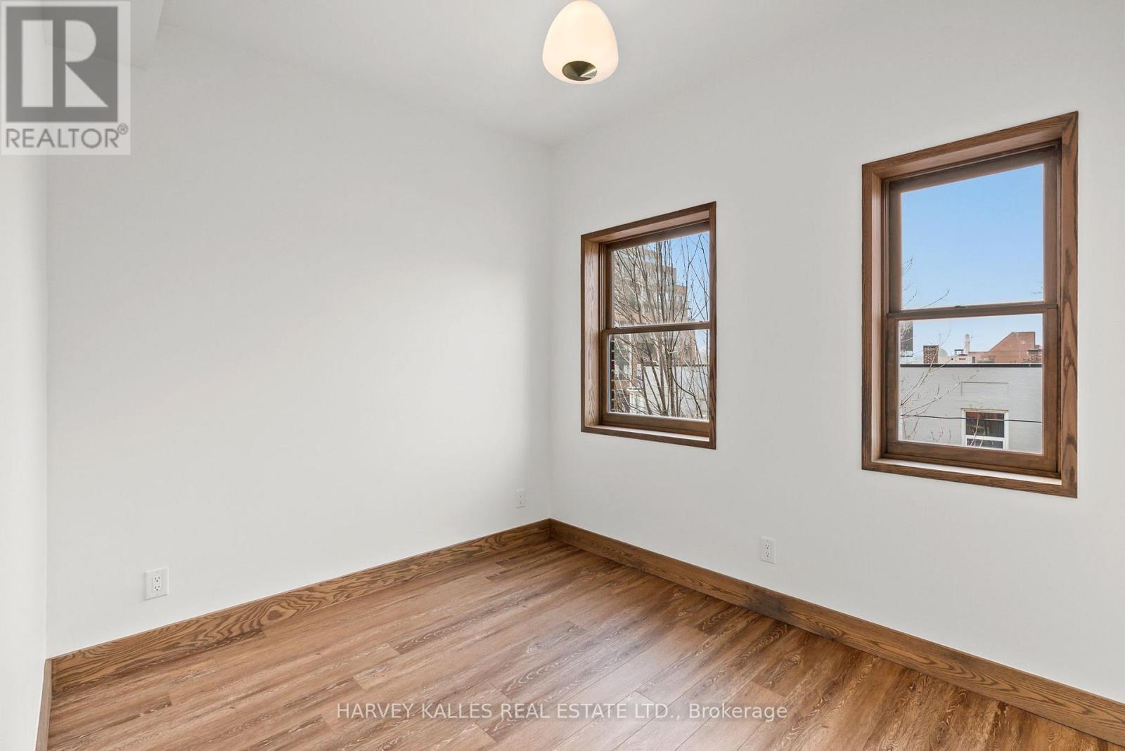 One - 663 Greenwood Avenue, Toronto, Ontario  M4J 4B3 - Photo 13 - E13803548