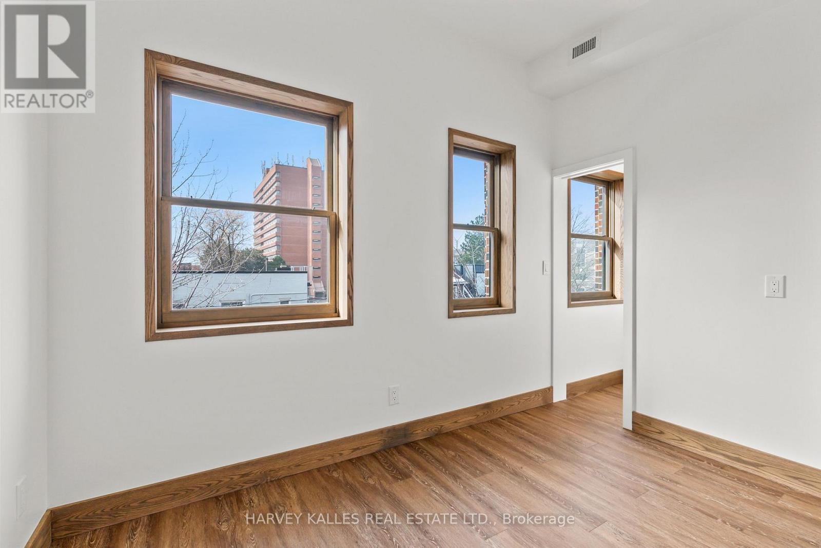 One - 663 Greenwood Avenue, Toronto, Ontario  M4J 4B3 - Photo 14 - E13803548