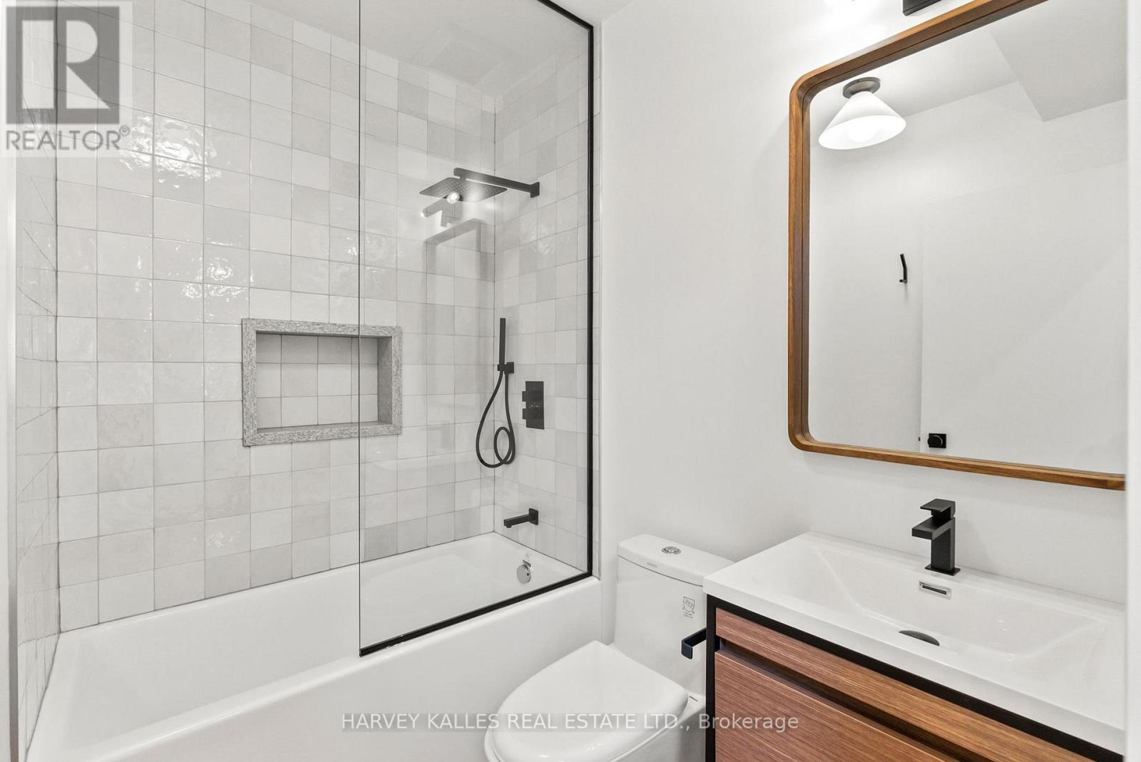 One - 663 Greenwood Avenue, Toronto, Ontario  M4J 4B3 - Photo 16 - E13803548