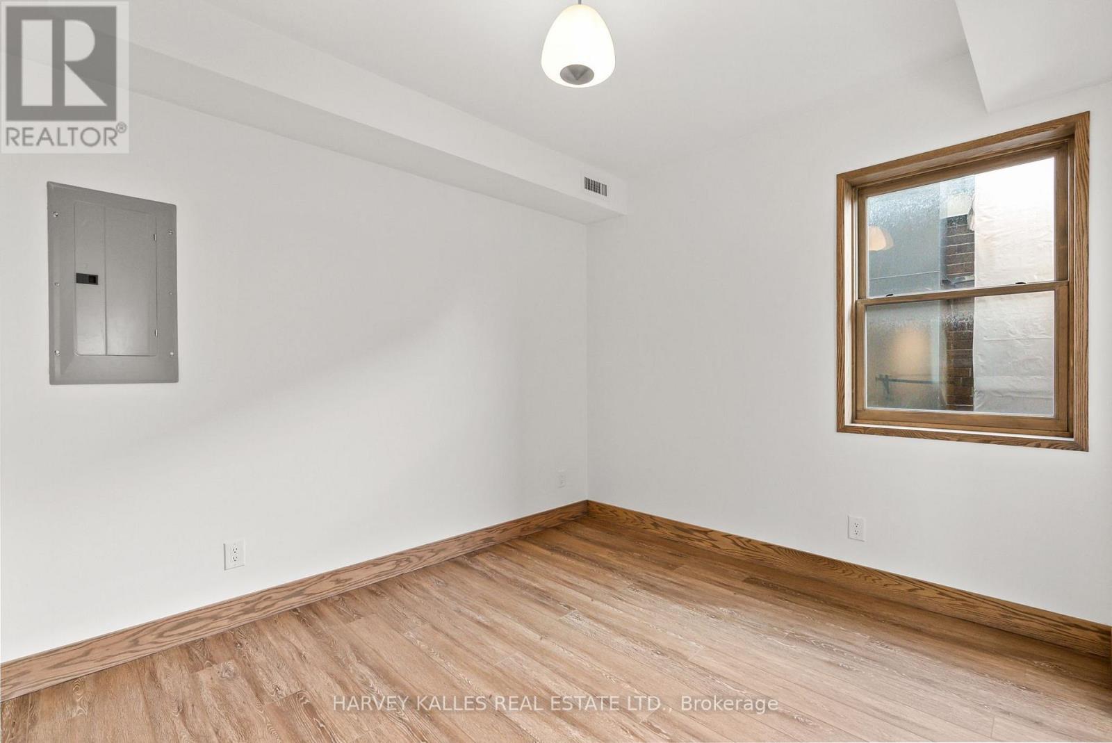 One - 663 Greenwood Avenue, Toronto, Ontario  M4J 4B3 - Photo 17 - E13803548