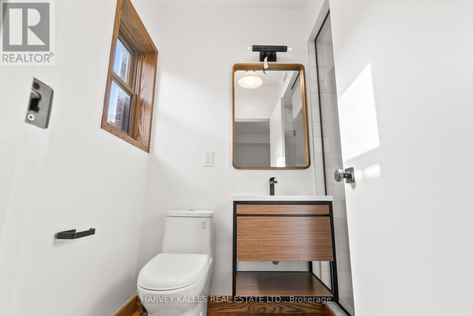 One - 663 Greenwood Avenue, Toronto, Ontario  M4J 4B3 - Photo 19 - E13803548