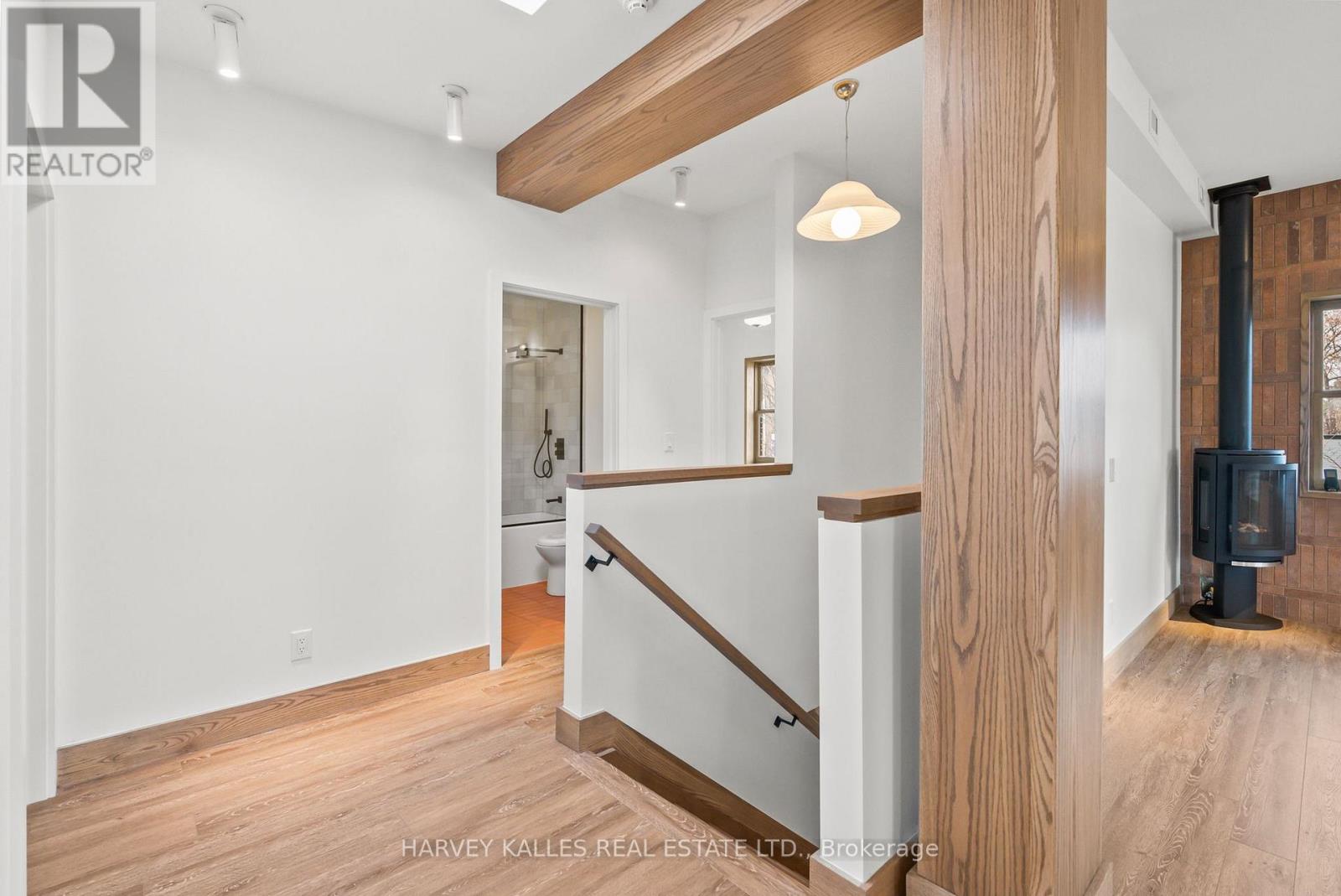 One - 663 Greenwood Avenue, Toronto, Ontario  M4J 4B3 - Photo 21 - E13803548