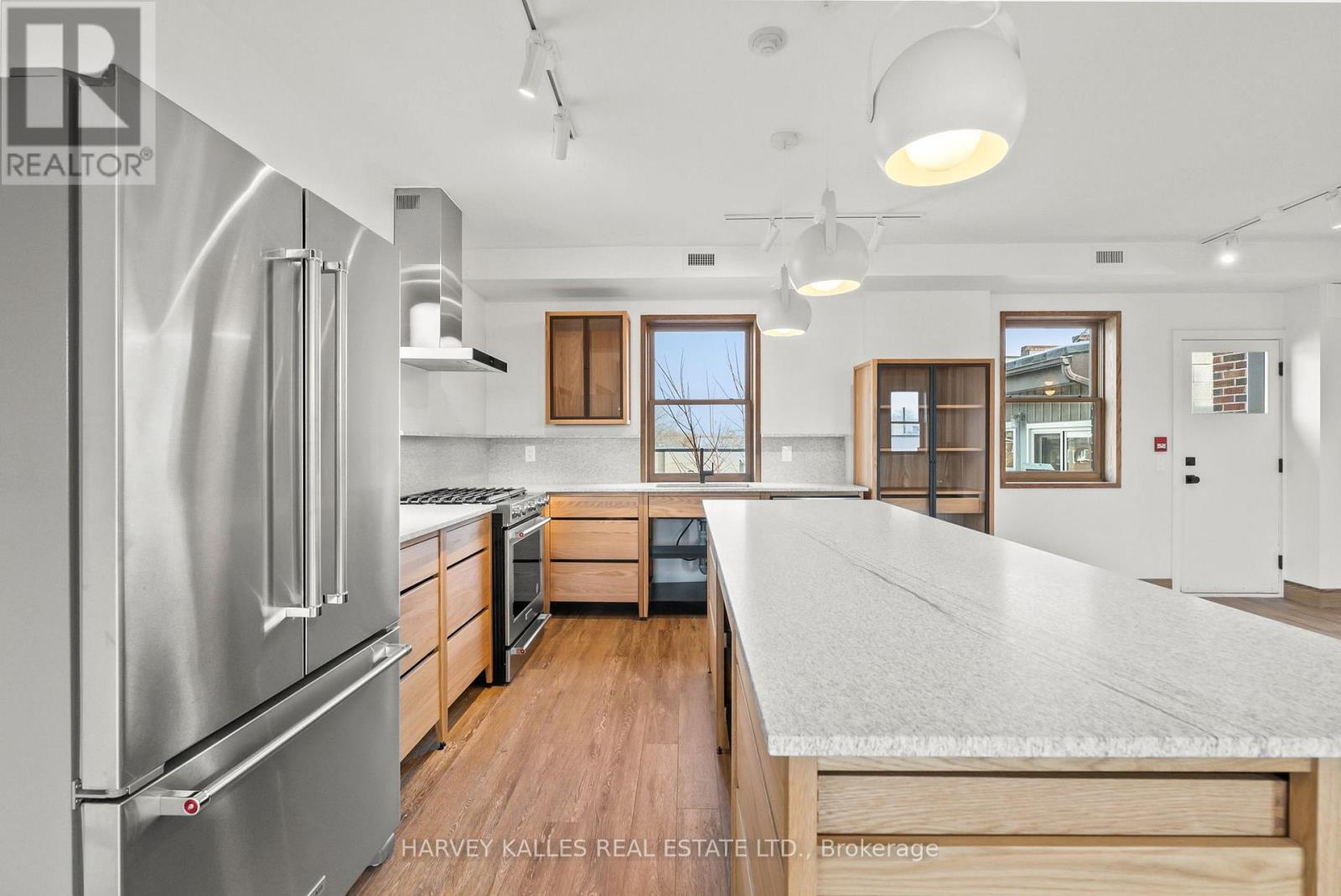 One - 663 Greenwood Avenue, Toronto, Ontario  M4J 4B3 - Photo 28 - E13803548