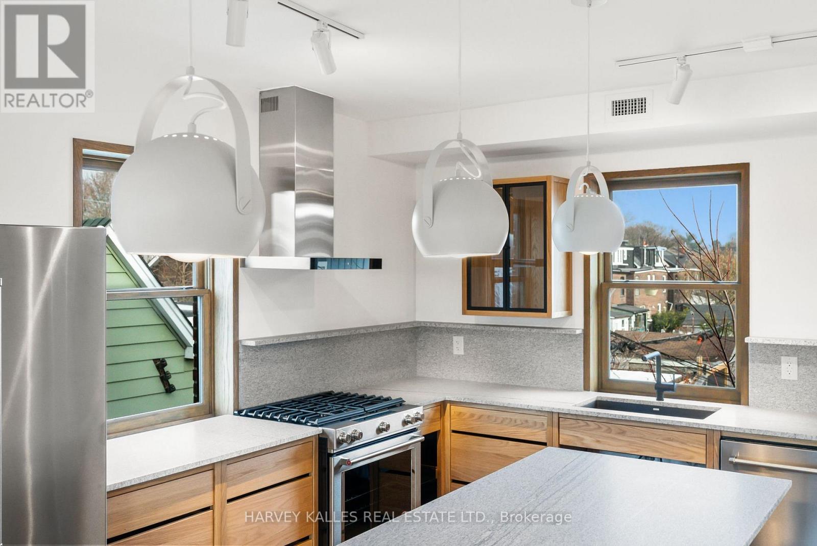 One - 663 Greenwood Avenue, Toronto, Ontario  M4J 4B3 - Photo 29 - E13803548