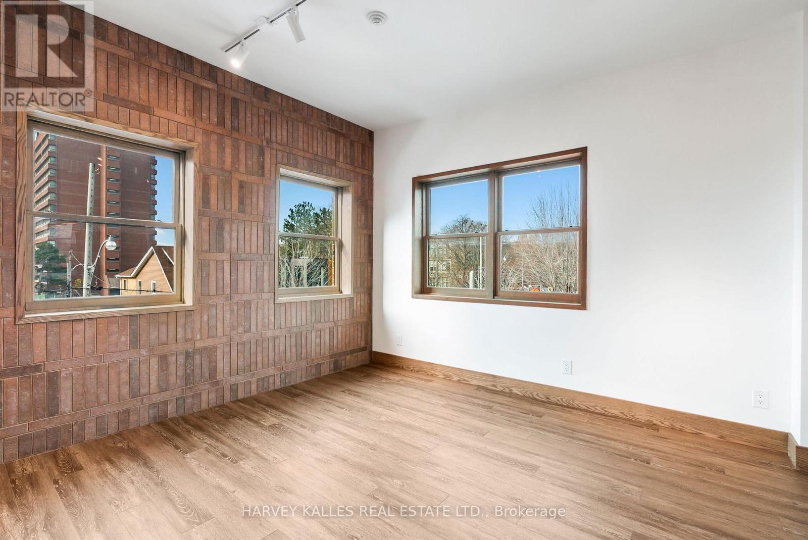 One - 663 Greenwood Avenue, Toronto, Ontario  M4J 4B3 - Photo 34 - E13803548