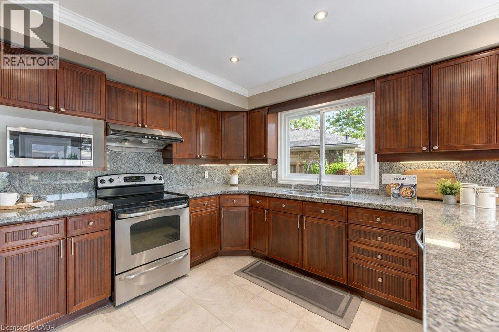546 Sandbrooke Court, Waterloo, Ontario  N2T 2H4 - Photo 19 - 40864298
