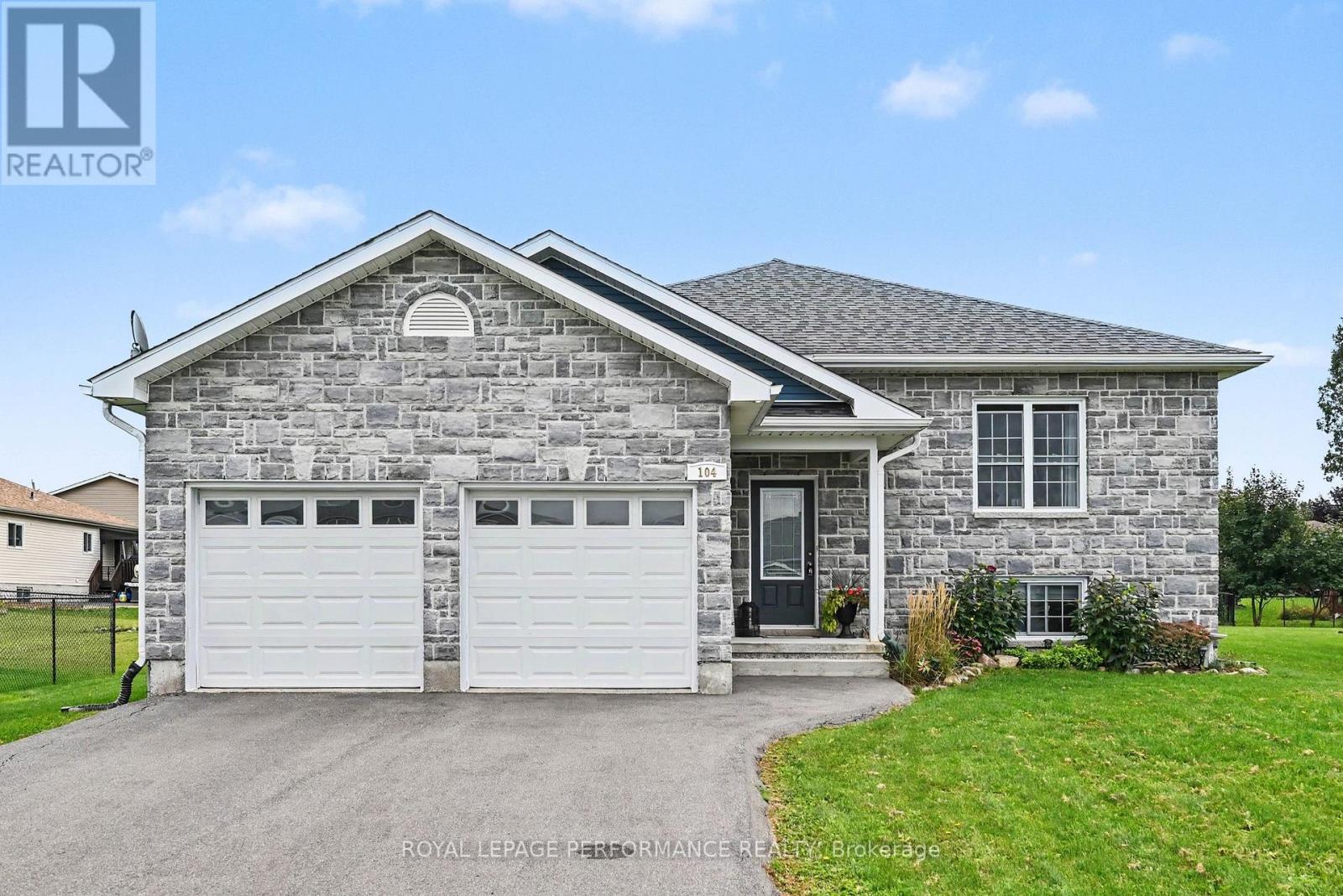 104 French Avenue, South Stormont, Ontario K0C 1P0 - Photo 3 - X13803550