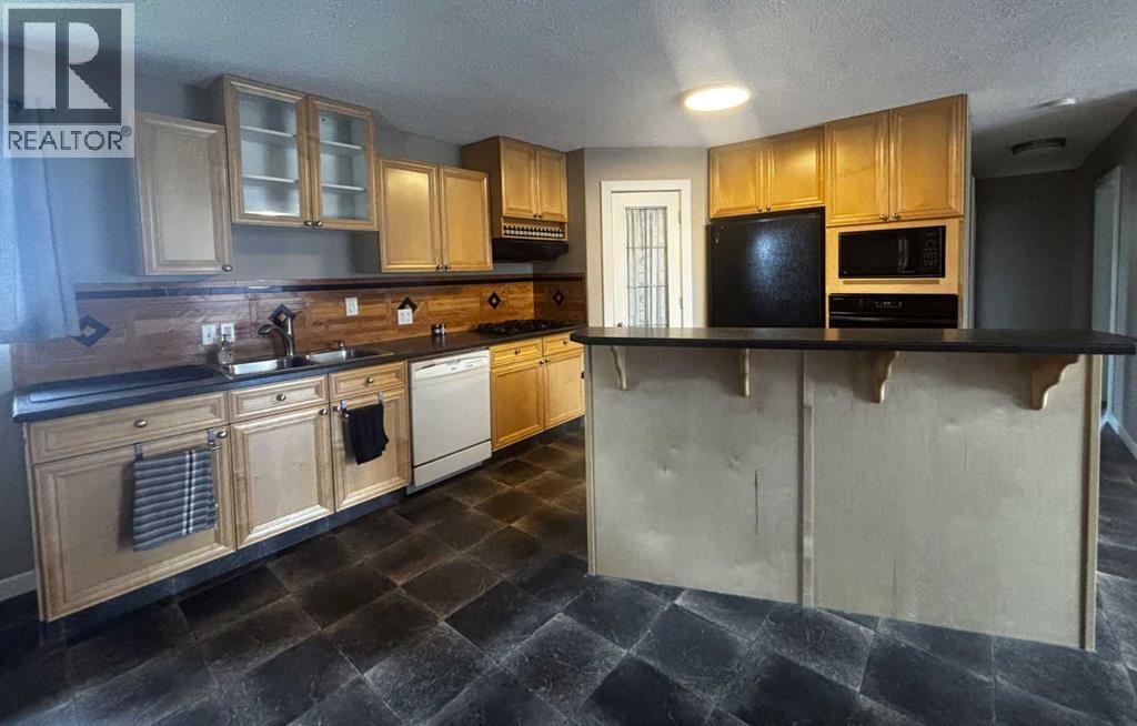 4923 52 Avenue photo 19