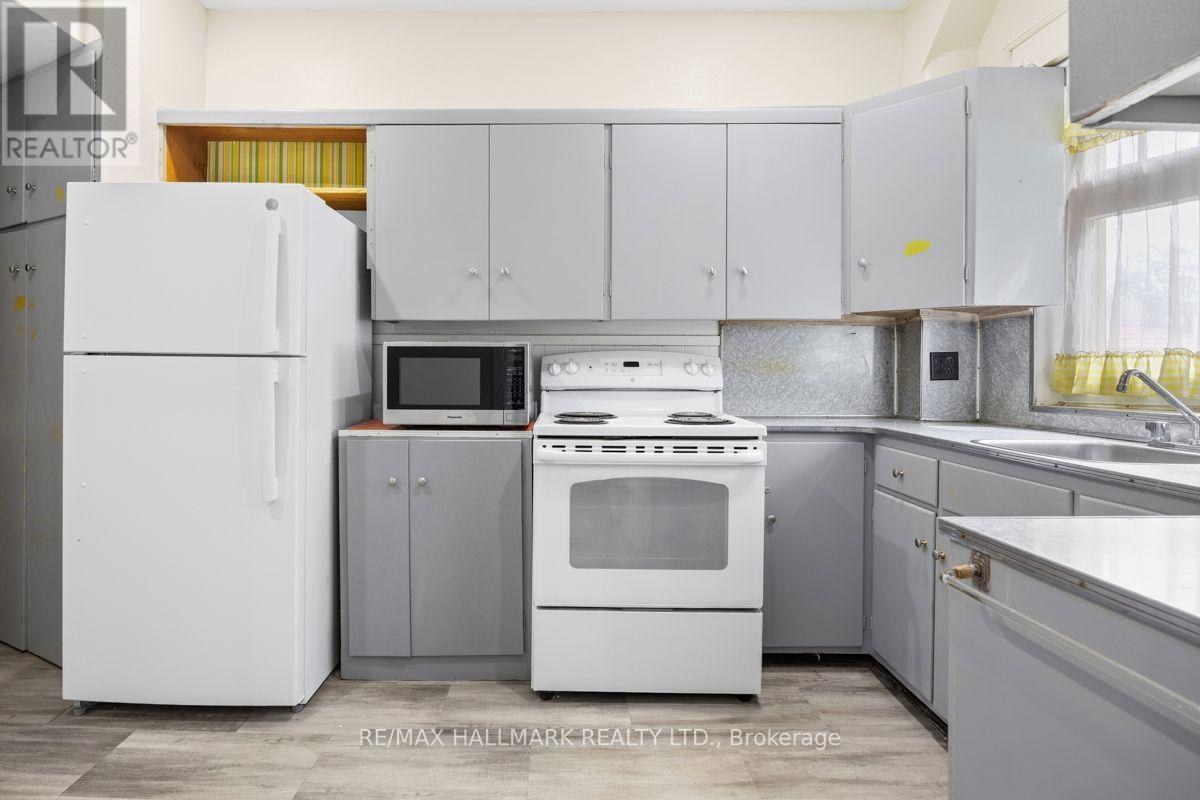 153 Church Street, Toronto, Ontario  M9N 1N6 - Photo 13 - W13803554