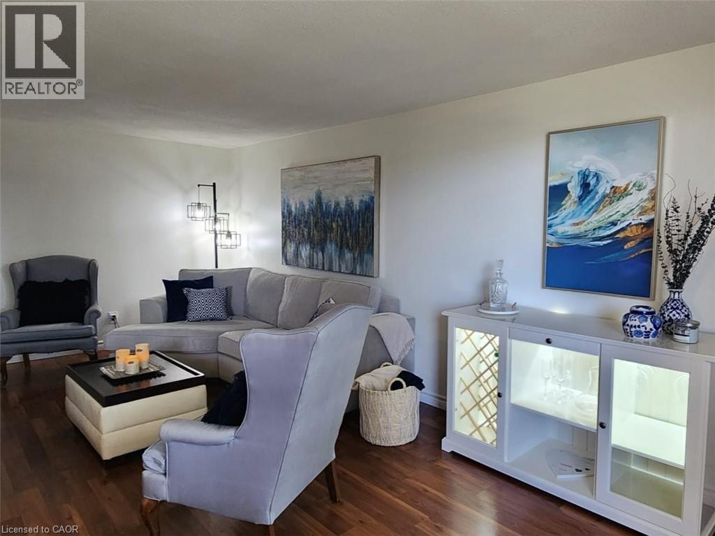 30 AVALON Place Unit# 212 photo 4