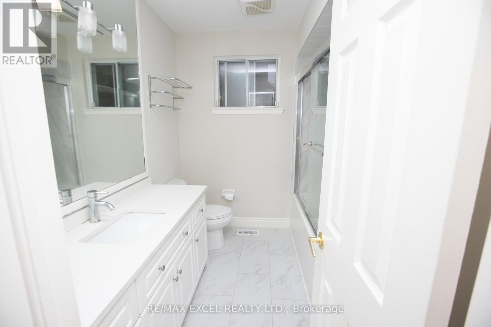 387 Crosby Avenue, Richmond Hill, Ontario  L4C 2R8 - Photo 16 - N13601898