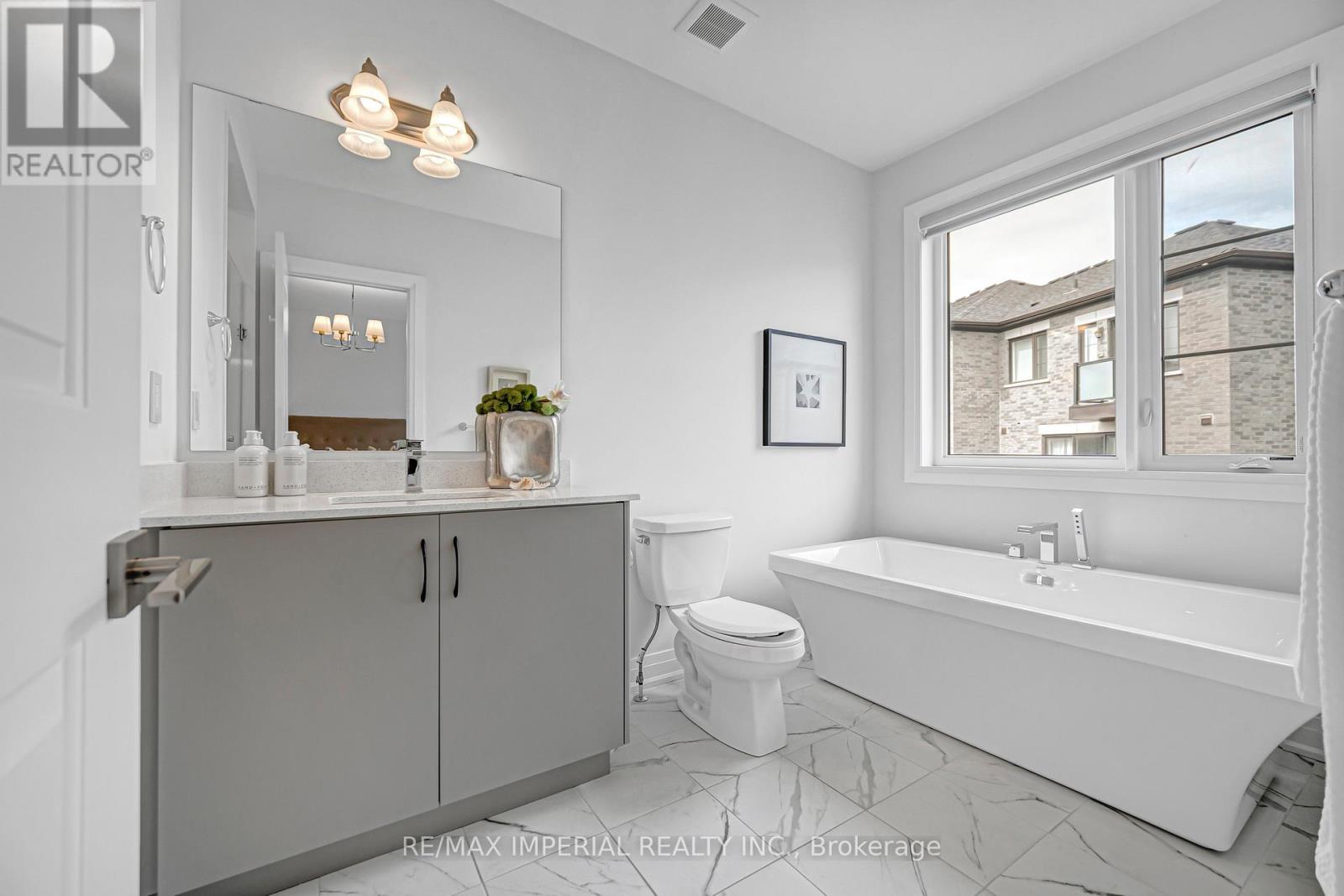 212 Vermont Avenue, Newmarket, Ontario  L3X 0M6 - Photo 25 - N13789252