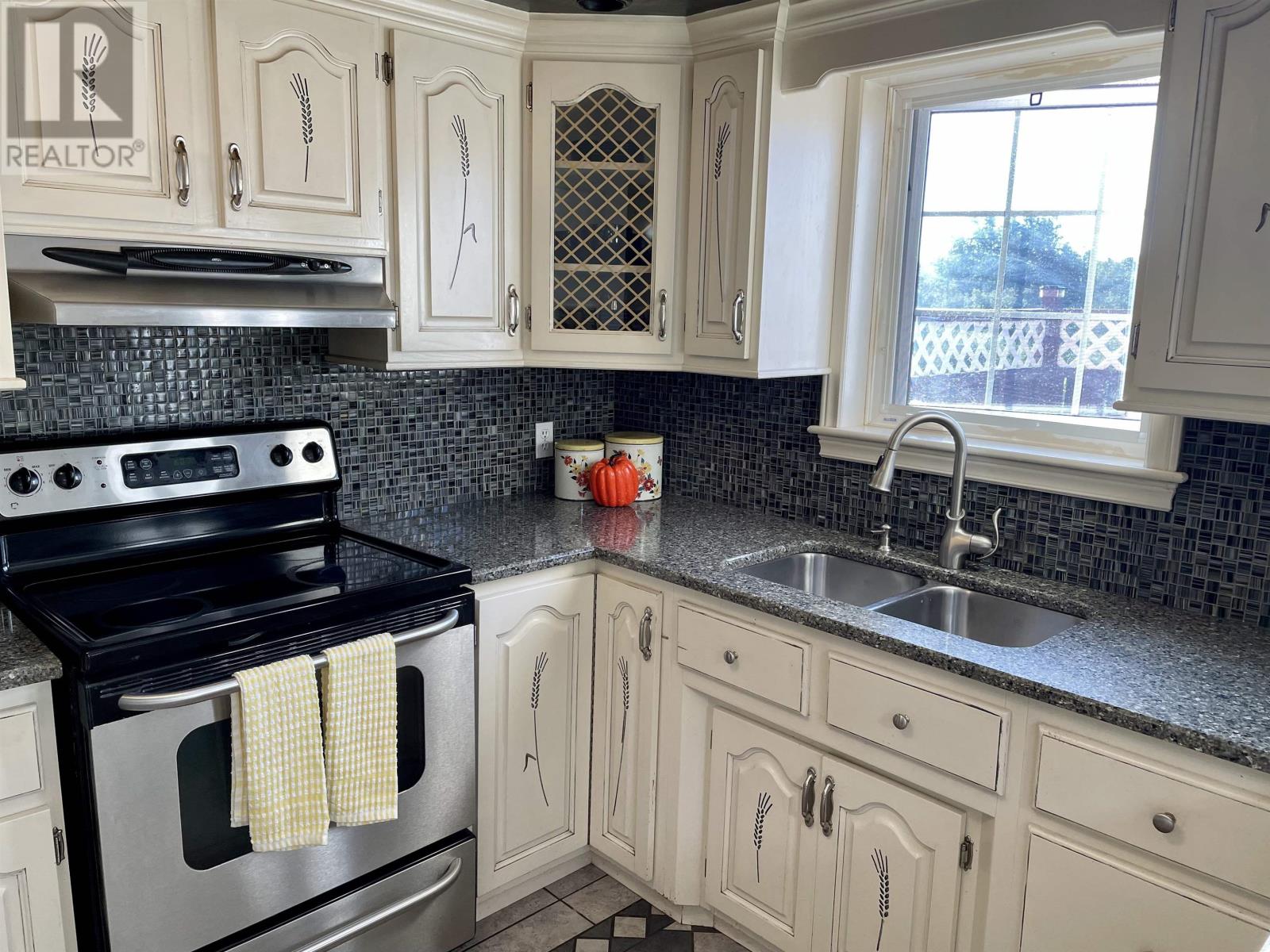 63 Ascension Road, Tignish, Prince Edward Island  C0B 2B0 - Photo 4 - 202623806