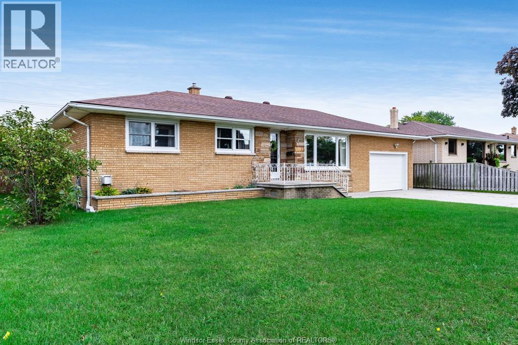 MLS# 26023017: 40 NICHOLAS STREET, Leamington, Canada