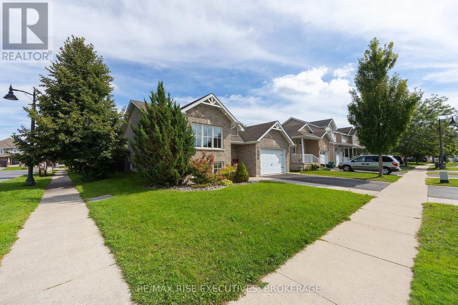 1500 Crimson Crescent, Kingston, Ontario K7P 0H4 - Photo 2 - X13803792