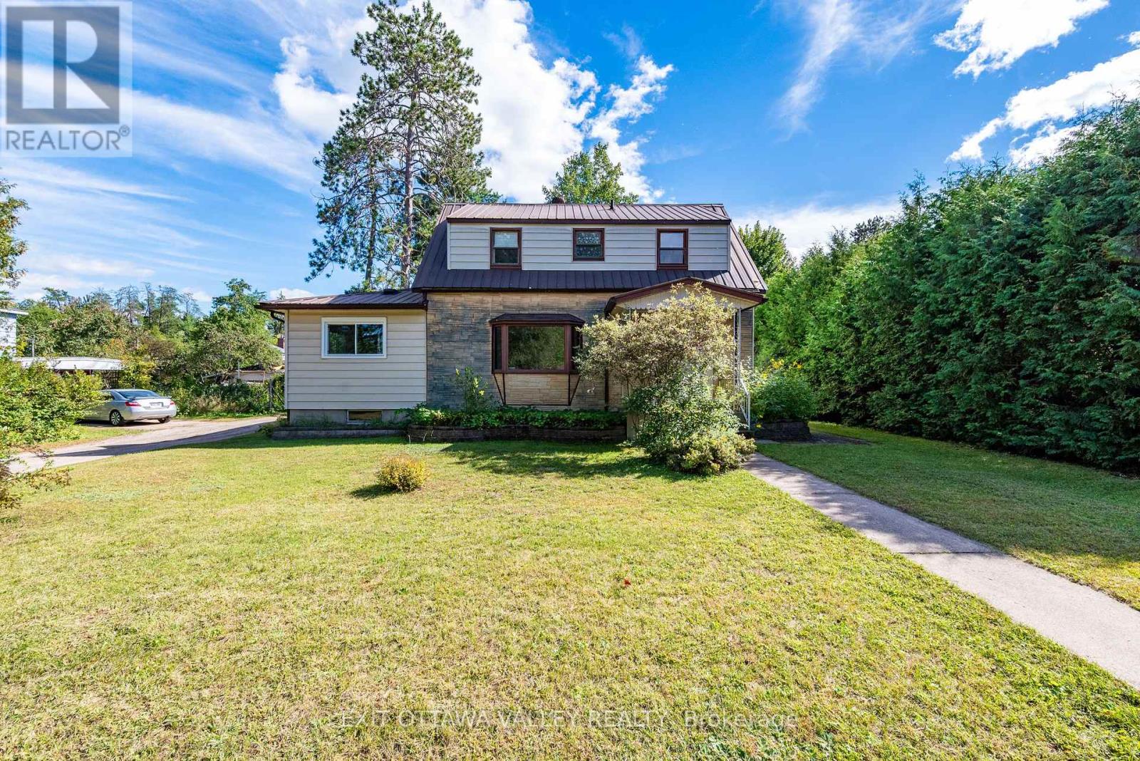 5 Silvie Street, Deep River, Ontario  K0J 1P0 - Photo 2 - X13803784