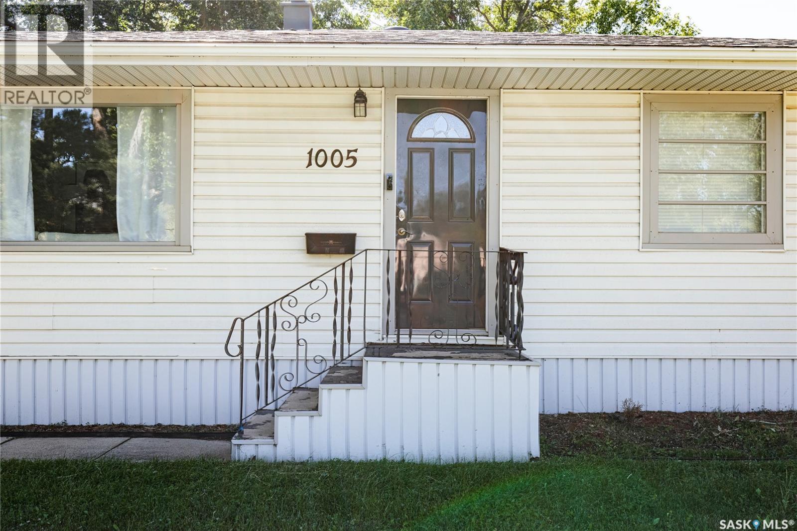 1005 Coteau Street W, Moose Jaw, Saskatchewan  S6H 5G3 - Photo 4 - SK048884