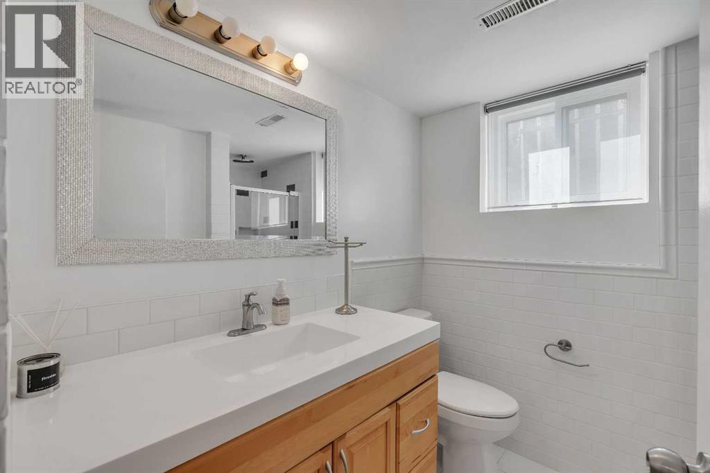 12 Oakvale Place SW, Calgary, Alberta  T2V 1H4 - Photo 31 - A2337271