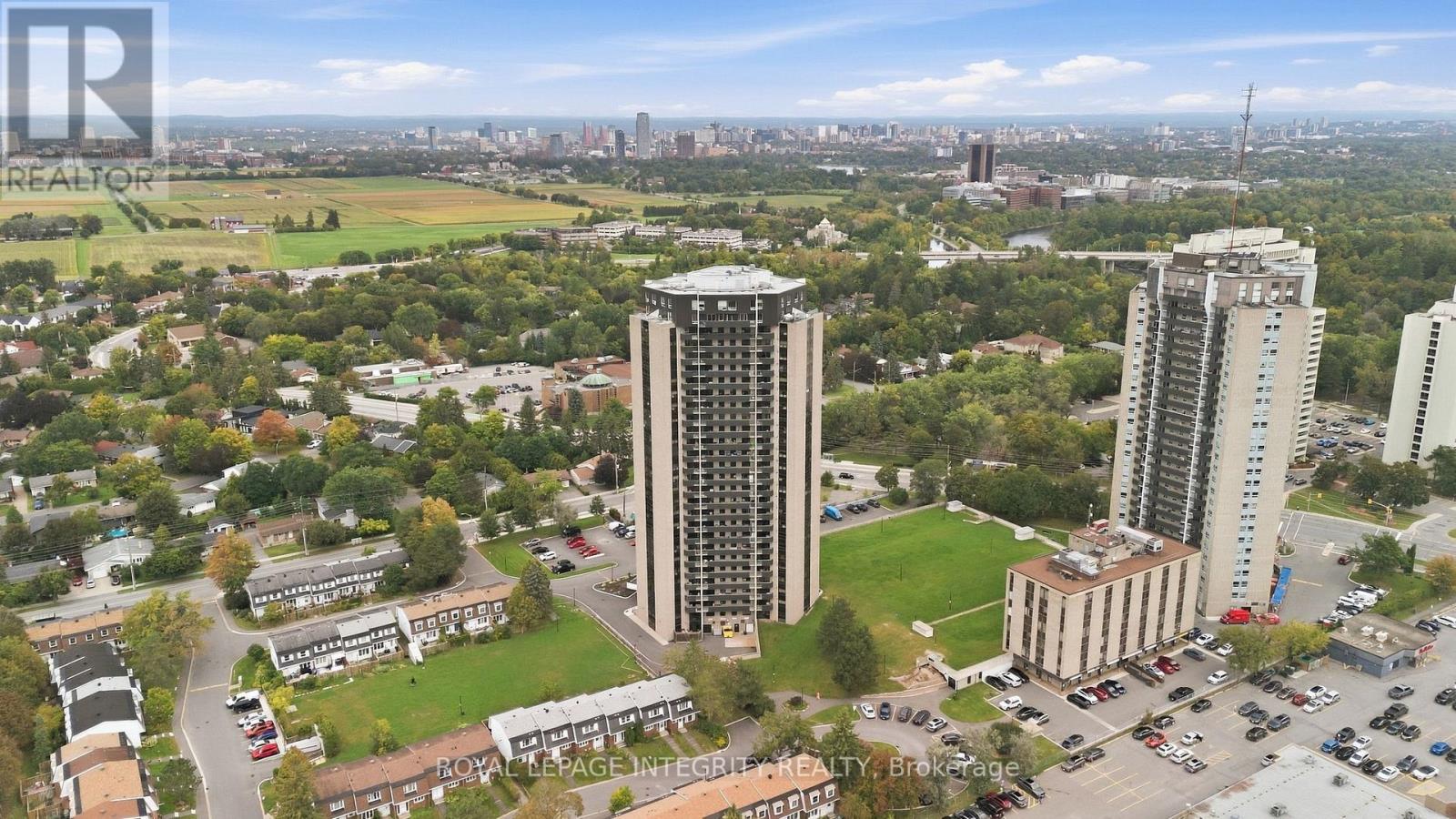 806 - 900 DYNES ROAD, Ottawa, Ontario