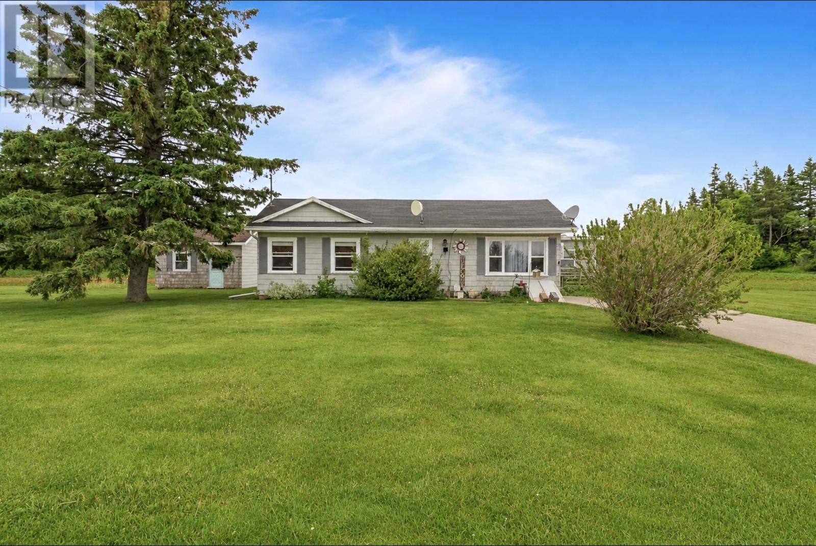 28 Bells Point Road, Cape Traverse, Prince Edward Island  C0B 1X0 - Photo 1 - 202623810