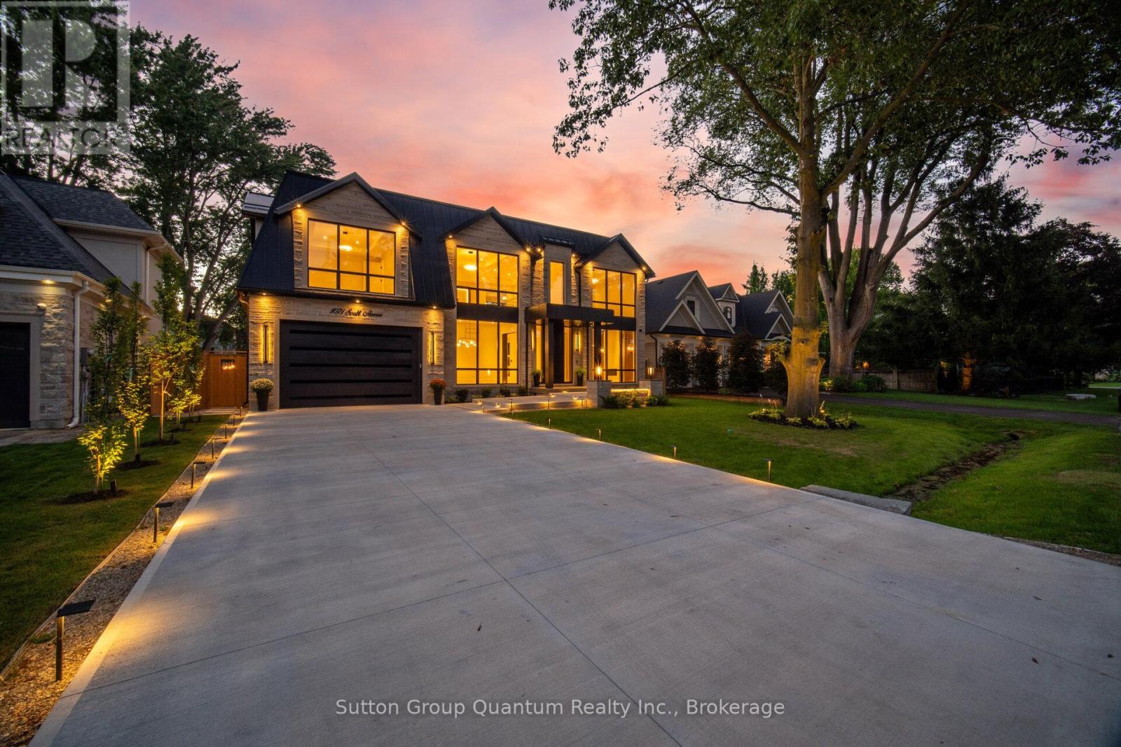1071 Scott Avenue N, Oakville, Ontario  L6L 2M2 - Photo 3 - W13803920